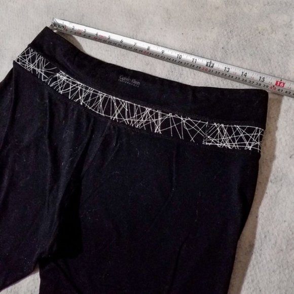 Calvin Klein Performance Black Capris Pants - Picture 4 of 8